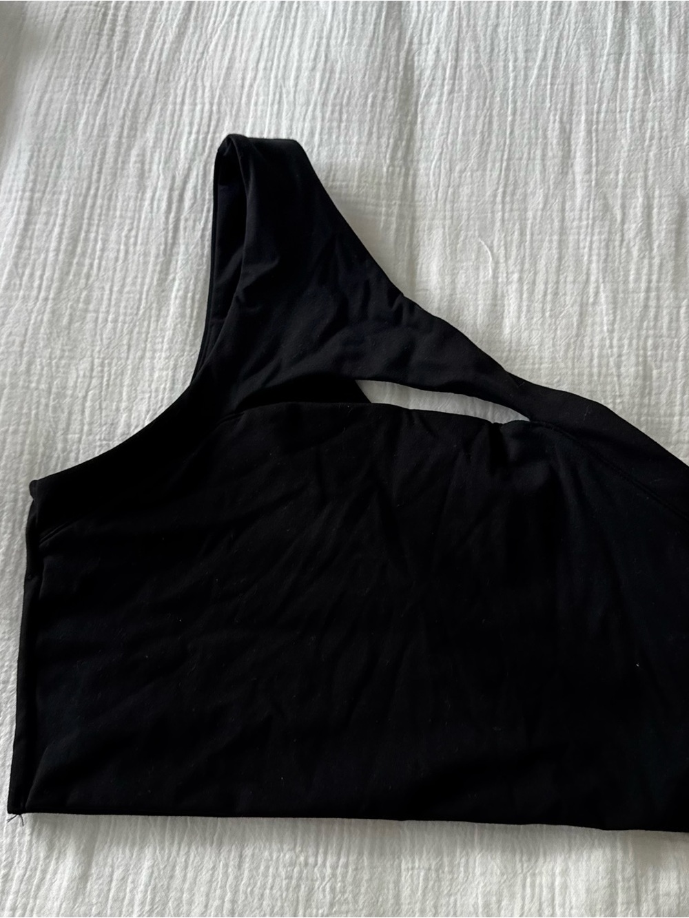 Black One-Shoulder Cutout sports bra